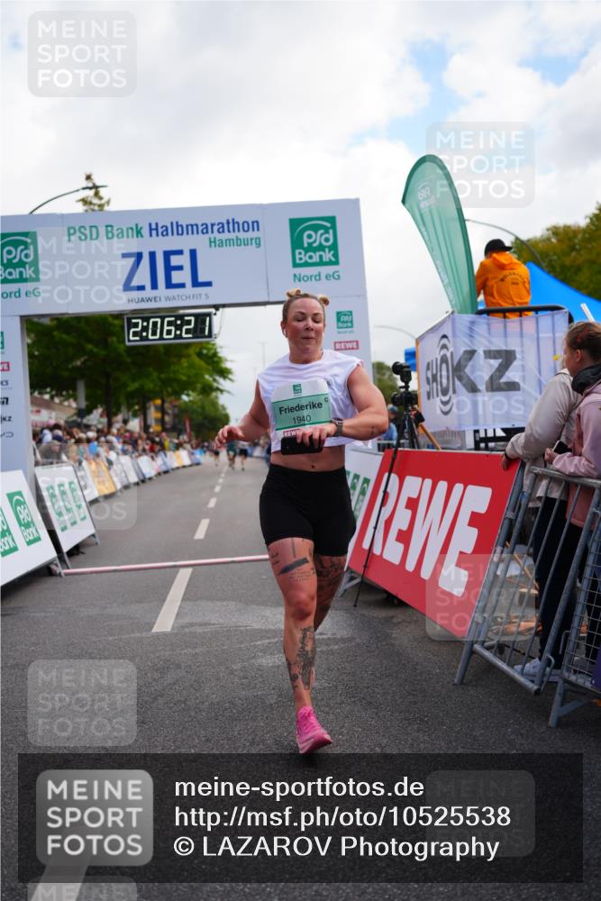20.09.2026 - PSD Bank Halbmarathon LAZAROV Photography http://msf.ph/oto/10525538 20.09.2026 12:06:21 Ziel 1252, 1940, 4786 meine-sportfotos.de