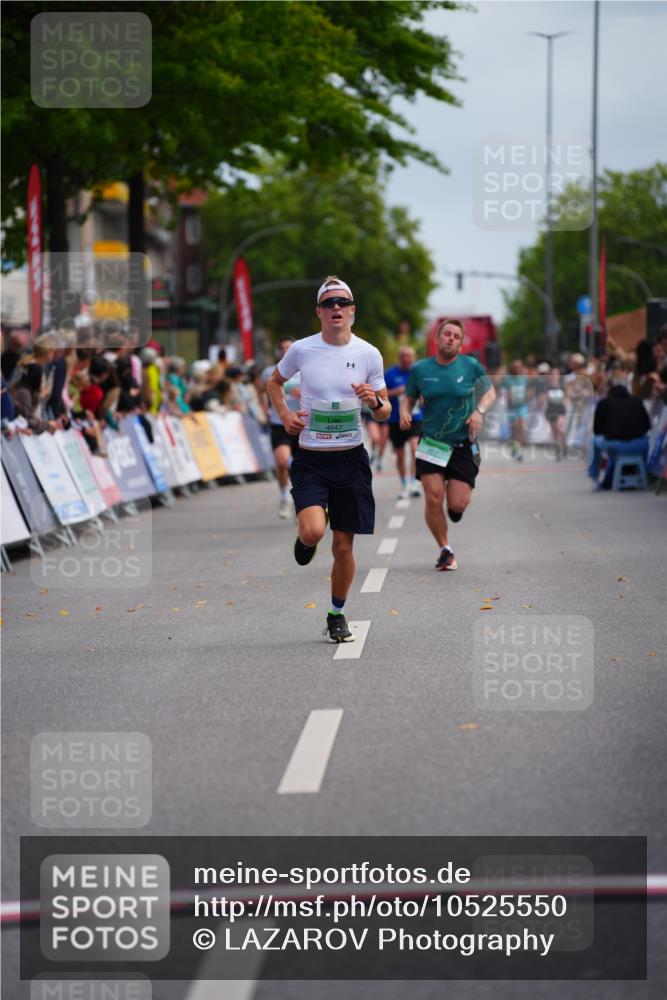 20.09.2026 - PSD Bank Halbmarathon LAZAROV Photography http://msf.ph/oto/10525550 20.09.2026 12:06:25 Ziel 1940, 4647 meine-sportfotos.de