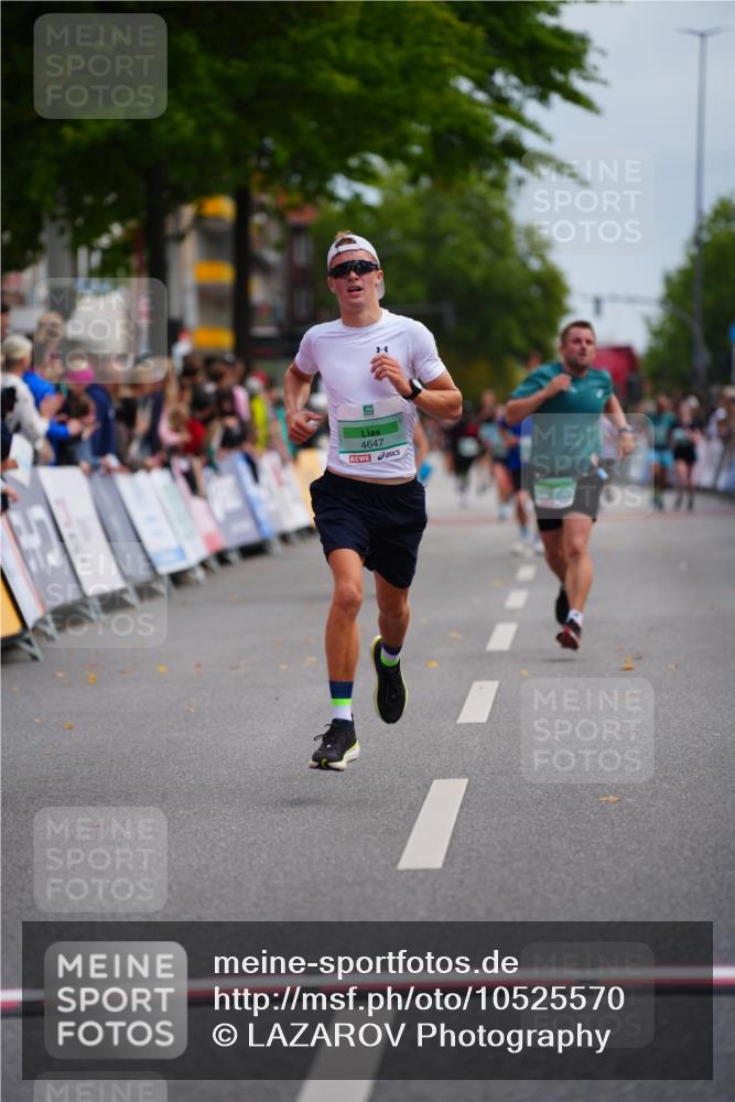 20.09.2026 - PSD Bank Halbmarathon LAZAROV Photography http://msf.ph/oto/10525570 20.09.2026 12:06:26 Ziel 1940, 4647, 4717 meine-sportfotos.de