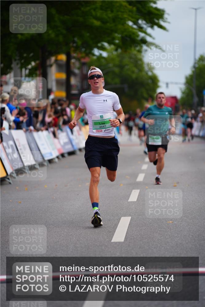 20.09.2026 - PSD Bank Halbmarathon LAZAROV Photography http://msf.ph/oto/10525574 20.09.2026 12:06:26 Ziel 1940, 4647, 4717 meine-sportfotos.de