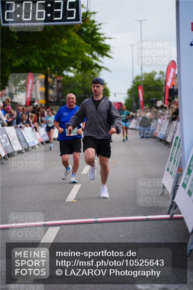 20.09.2026 - PSD Bank Halbmarathon LAZAROV Photography http://msf.ph/oto/10525643 20.09.2026 12:06:34 Ziel 2024, 2684, 4647, 4676, 4717 meine-sportfotos.de