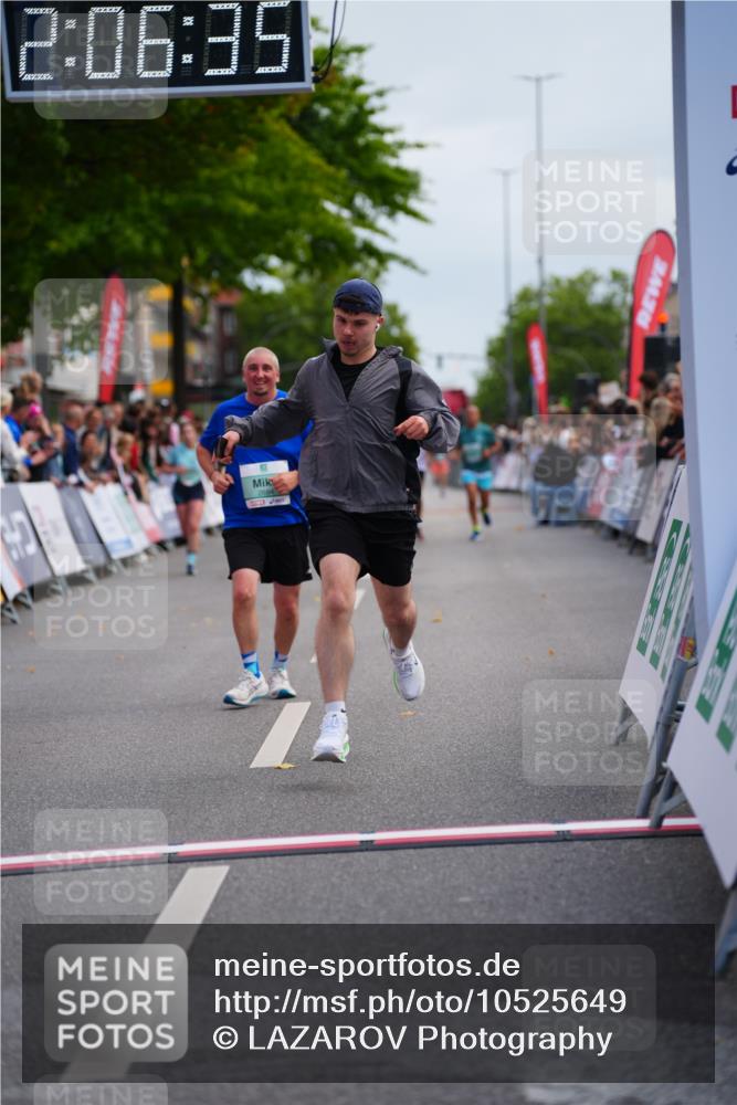 20.09.2026 - PSD Bank Halbmarathon LAZAROV Photography http://msf.ph/oto/10525649 20.09.2026 12:06:34 Ziel 2024, 2684, 4647, 4676, 4717 meine-sportfotos.de