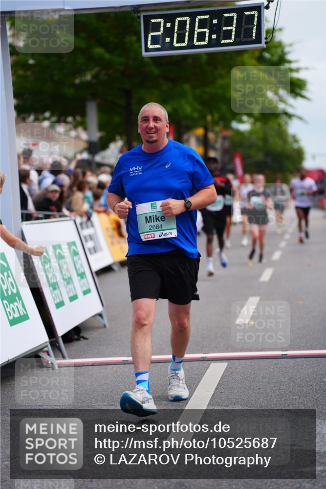 20.09.2026 - PSD Bank Halbmarathon LAZAROV Photography http://msf.ph/oto/10525687 20.09.2026 12:06:37 Ziel 2024, 2684, 2715, 4266, 4676, 4717 meine-sportfotos.de