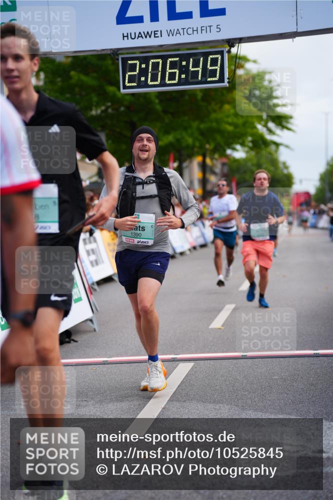 20.09.2026 - PSD Bank Halbmarathon LAZAROV Photography http://msf.ph/oto/10525845 20.09.2026 12:06:48 Ziel 1390, 1695, 2715, 2874, 3450, 4004, 4266, 4379, 4695, 4748, 4775 meine-sportfotos.de