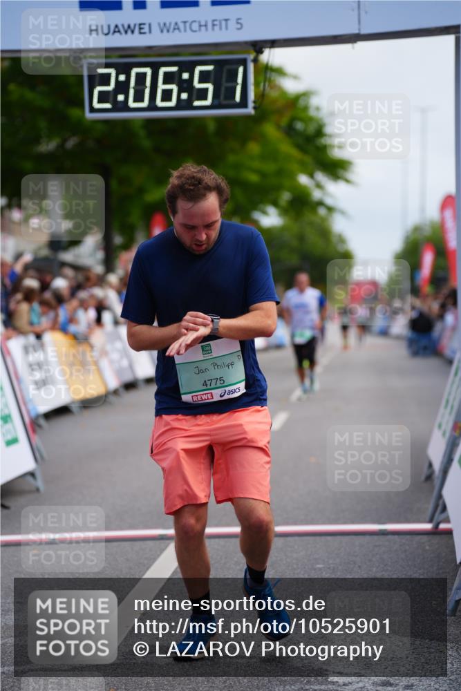 20.09.2026 - PSD Bank Halbmarathon LAZAROV Photography http://msf.ph/oto/10525901 20.09.2026 12:06:51 Ziel 1177, 1390, 1695, 3450, 4004, 4695, 4748, 4775 meine-sportfotos.de