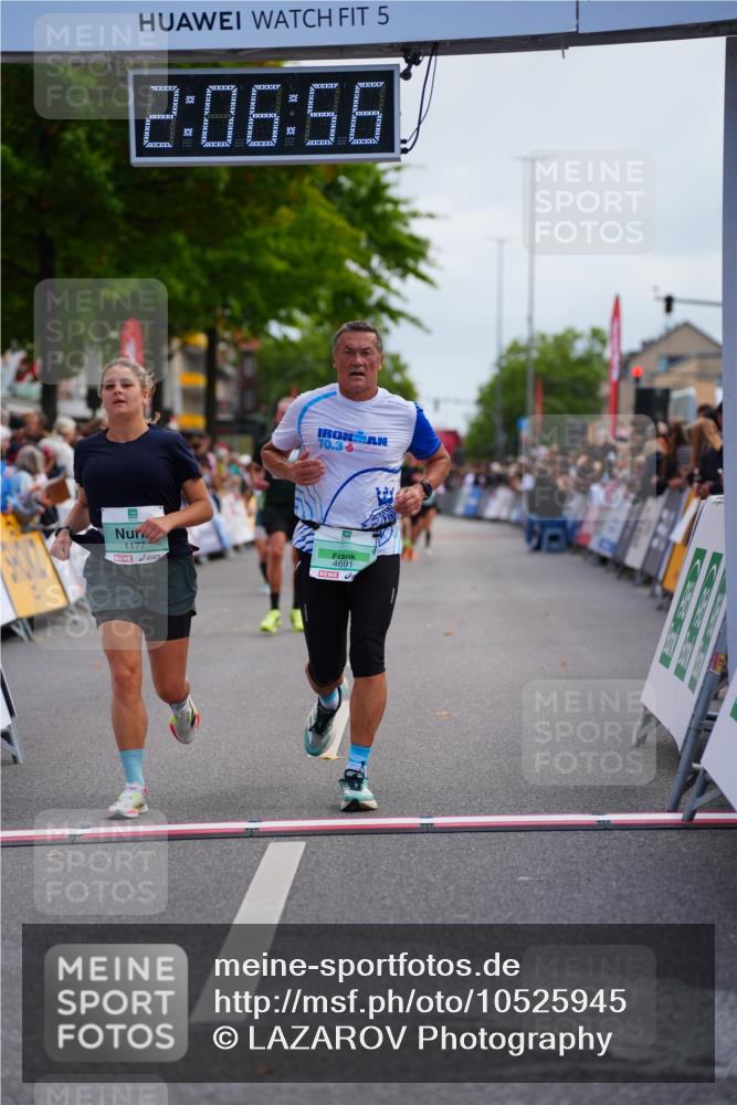 20.09.2026 - PSD Bank Halbmarathon LAZAROV Photography http://msf.ph/oto/10525945 20.09.2026 12:06:55 Ziel 1177, 1390, 4004, 4007, 4691, 4775 meine-sportfotos.de