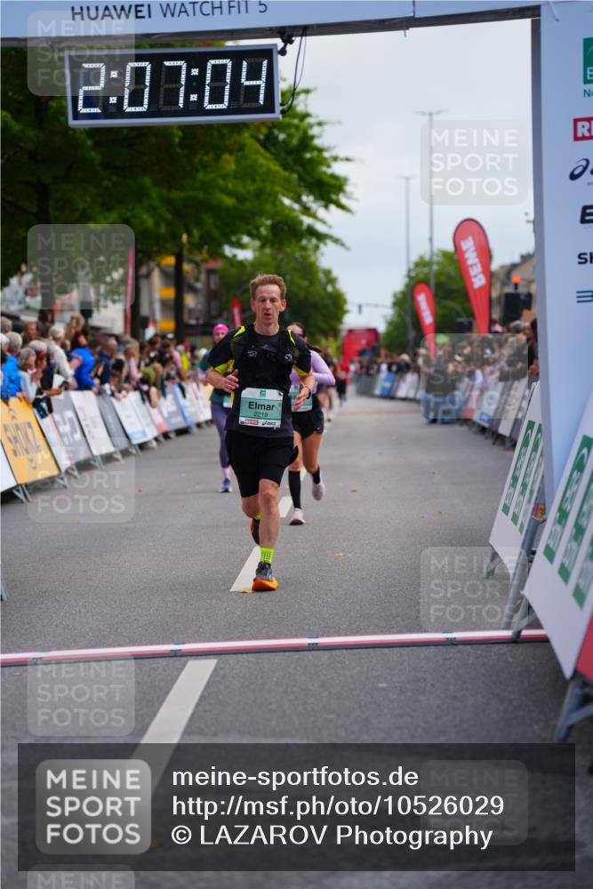 20.09.2026 - PSD Bank Halbmarathon LAZAROV Photography http://msf.ph/oto/10526029 20.09.2026 12:07:03 Ziel 1177, 1264, 2219, 3033, 4007, 4691 meine-sportfotos.de