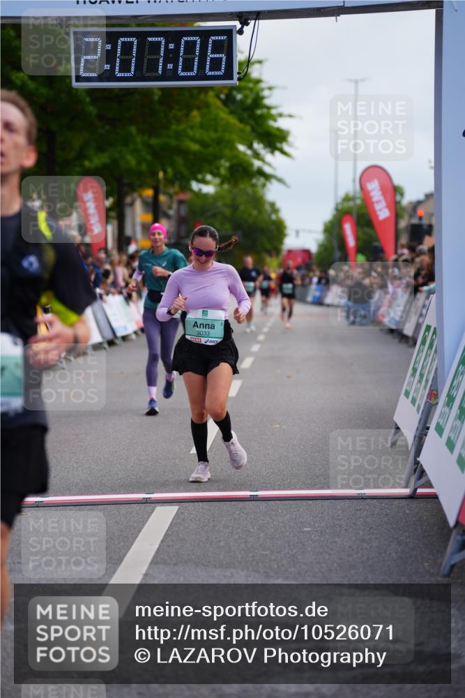 20.09.2026 - PSD Bank Halbmarathon LAZAROV Photography http://msf.ph/oto/10526071 20.09.2026 12:07:05 Ziel 1264, 1381, 2219, 3033, 3373, 4007 meine-sportfotos.de