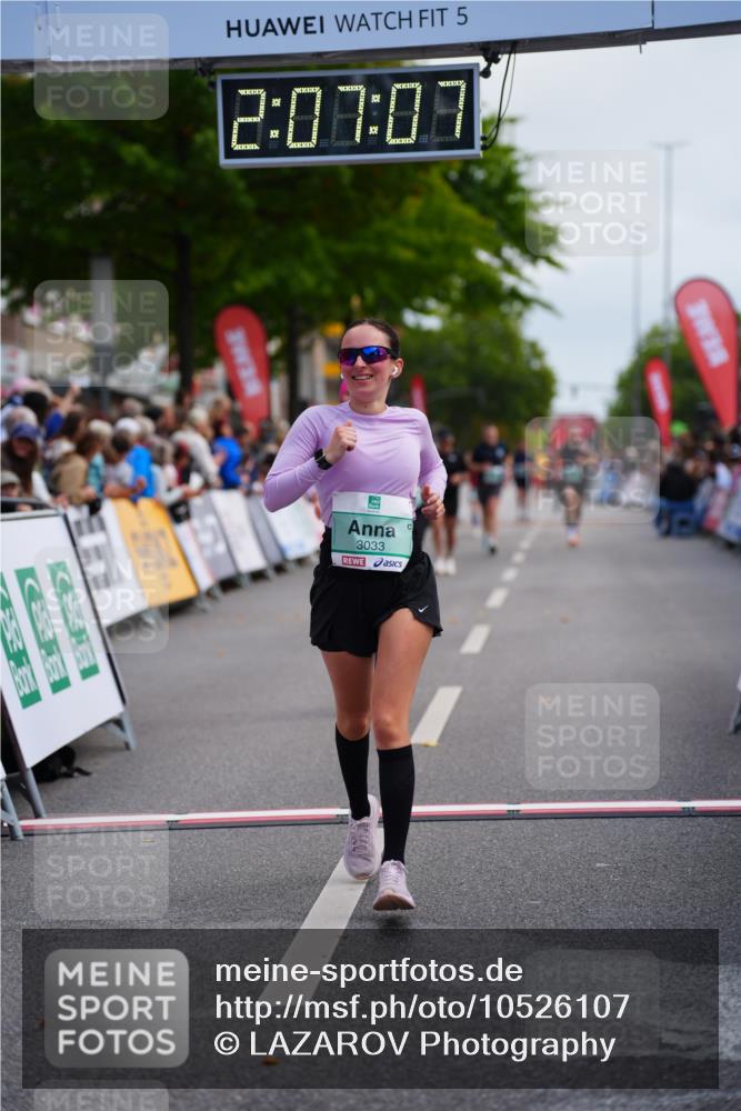 20.09.2026 - PSD Bank Halbmarathon LAZAROV Photography http://msf.ph/oto/10526107 20.09.2026 12:07:06 Ziel 1264, 1381, 2219, 3033, 3373, 4007 meine-sportfotos.de