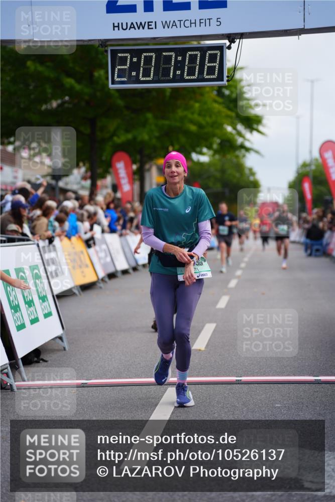 20.09.2026 - PSD Bank Halbmarathon LAZAROV Photography http://msf.ph/oto/10526137 20.09.2026 12:07:08 Ziel 1264, 1368, 1381, 2219, 3033, 3373 meine-sportfotos.de