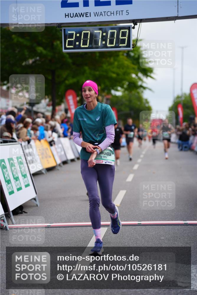 20.09.2026 - PSD Bank Halbmarathon LAZAROV Photography http://msf.ph/oto/10526181 20.09.2026 12:07:08 Ziel 1264, 1368, 1381, 2219, 3033, 3373 meine-sportfotos.de