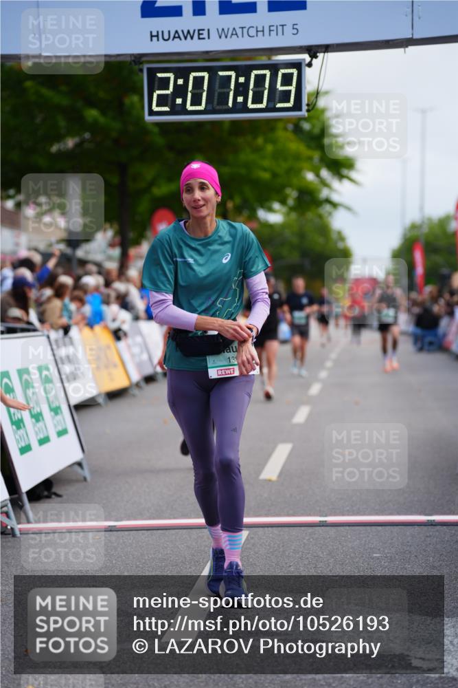 20.09.2026 - PSD Bank Halbmarathon LAZAROV Photography http://msf.ph/oto/10526193 20.09.2026 12:07:08 Ziel 1264, 1368, 1381, 2219, 3033, 3373 meine-sportfotos.de