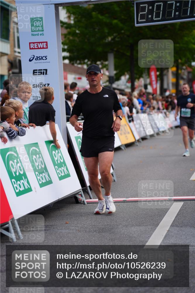 20.09.2026 - PSD Bank Halbmarathon LAZAROV Photography http://msf.ph/oto/10526239 20.09.2026 12:07:12 Ziel 1368, 1381, 2219, 3033, 3373, 3648, 4637 meine-sportfotos.de
