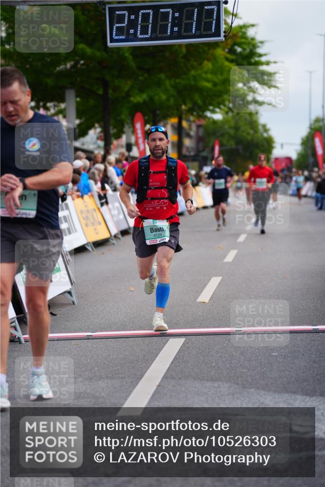 20.09.2026 - PSD Bank Halbmarathon LAZAROV Photography http://msf.ph/oto/10526303 20.09.2026 12:07:16 Ziel 1368, 1381, 3373, 3648, 4124, 4637 meine-sportfotos.de