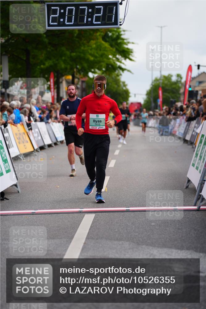 20.09.2026 - PSD Bank Halbmarathon LAZAROV Photography http://msf.ph/oto/10526355 20.09.2026 12:07:21 Ziel 1415, 3493, 3648, 4124, 4637 meine-sportfotos.de
