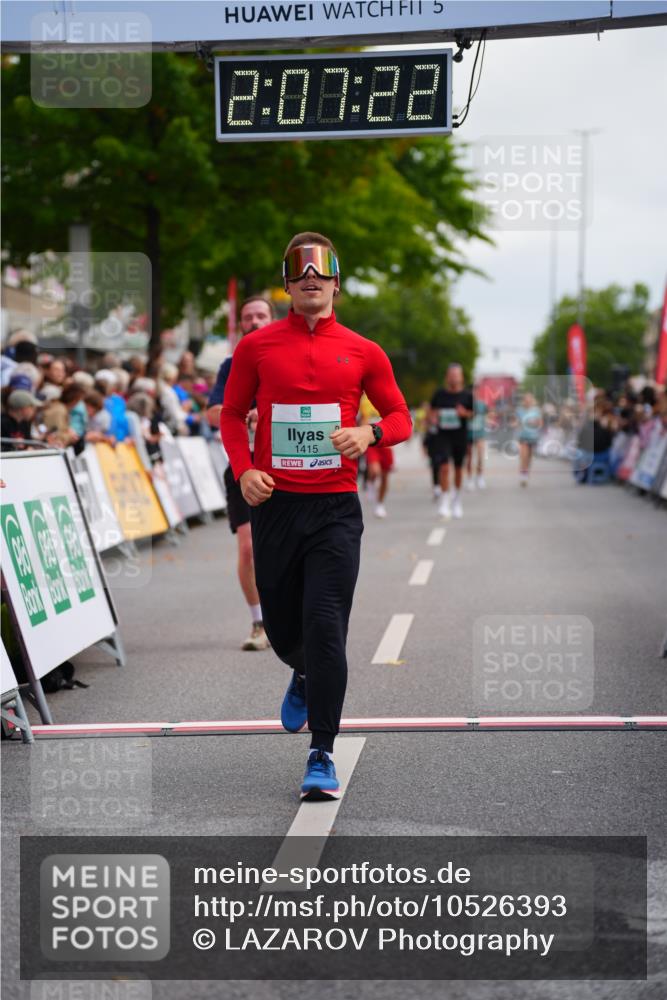20.09.2026 - PSD Bank Halbmarathon LAZAROV Photography http://msf.ph/oto/10526393 20.09.2026 12:07:21 Ziel 1415, 3493, 3648, 4124, 4637 meine-sportfotos.de