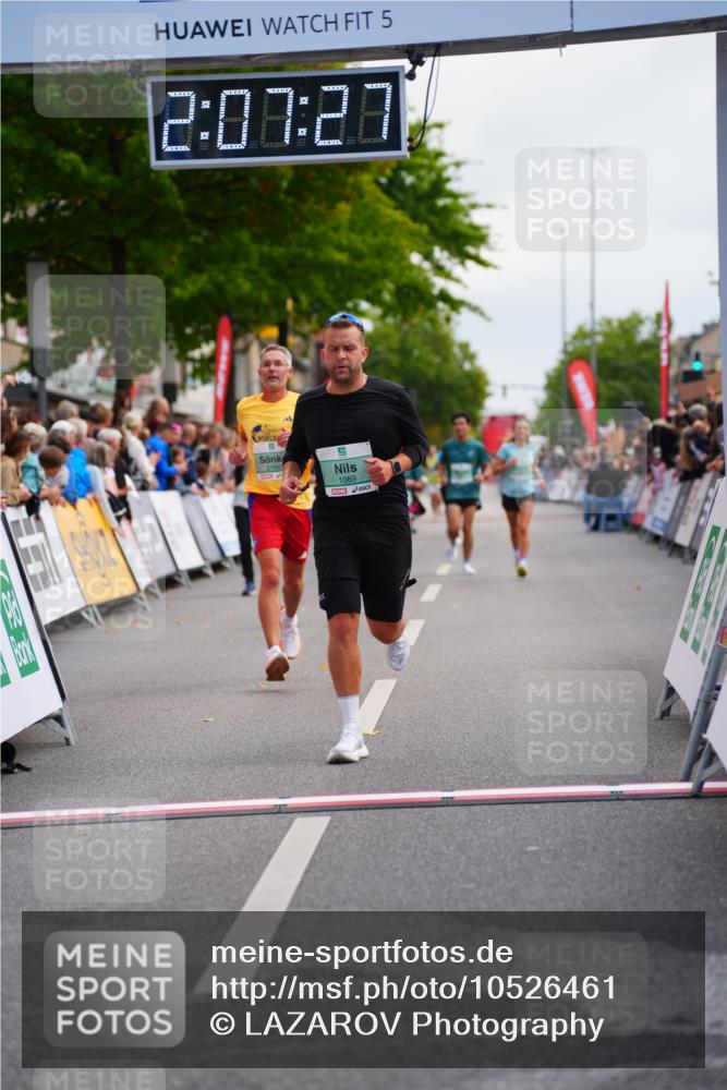 20.09.2026 - PSD Bank Halbmarathon LAZAROV Photography http://msf.ph/oto/10526461 20.09.2026 12:07:26 Ziel 1089, 1415, 2190, 2559, 3493 meine-sportfotos.de