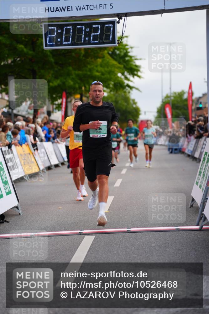 20.09.2026 - PSD Bank Halbmarathon LAZAROV Photography http://msf.ph/oto/10526468 20.09.2026 12:07:27 Ziel 1089, 1415, 2190, 2559, 3493 meine-sportfotos.de