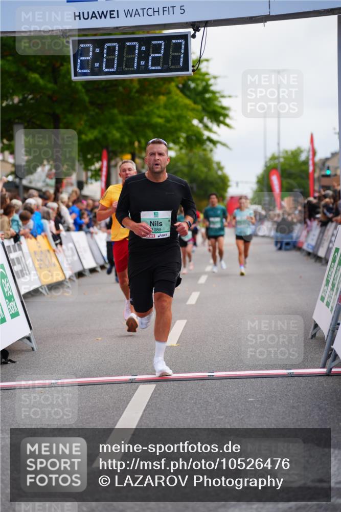 20.09.2026 - PSD Bank Halbmarathon LAZAROV Photography http://msf.ph/oto/10526476 20.09.2026 12:07:27 Ziel 1089, 1415, 2190, 2559, 3493 meine-sportfotos.de