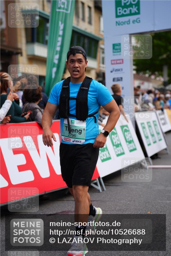 20.09.2026 - PSD Bank Halbmarathon LAZAROV Photography http://msf.ph/oto/10526688 20.09.2026 12:07:37 Ziel 1376, 1522, 1875, 2559, 2796, 3352, 3667, 4424 meine-sportfotos.de