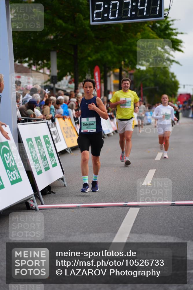 20.09.2026 - PSD Bank Halbmarathon LAZAROV Photography http://msf.ph/oto/10526733 20.09.2026 12:07:41 Ziel 1522, 1622, 1968, 2652, 2796, 3352, 3667, 4424 meine-sportfotos.de