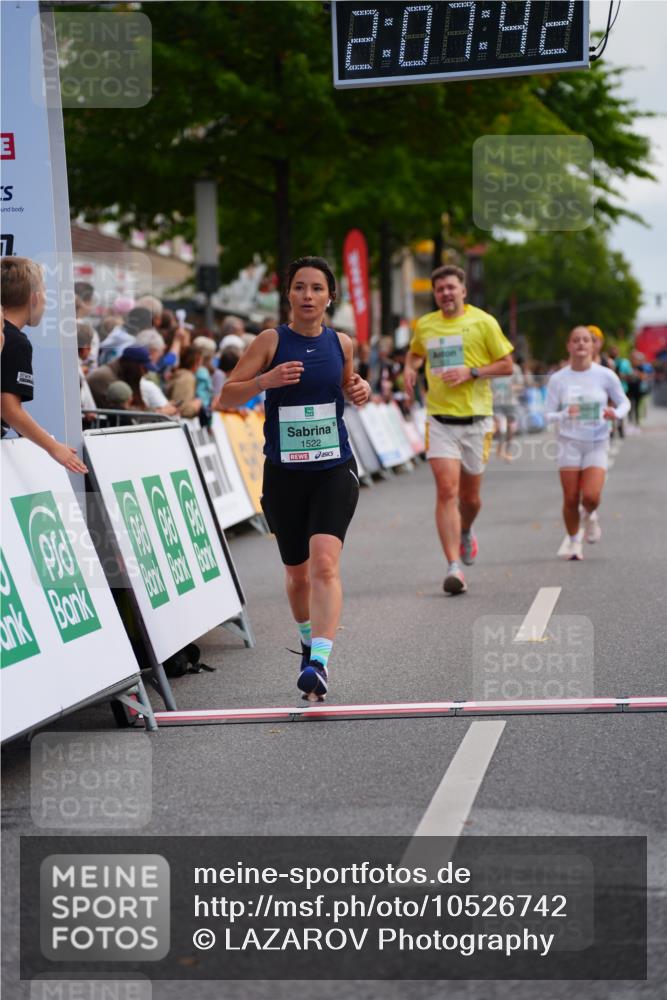 20.09.2026 - PSD Bank Halbmarathon LAZAROV Photography http://msf.ph/oto/10526742 20.09.2026 12:07:41 Ziel 1522, 1622, 1968, 2652, 2796, 3352, 3667, 4424 meine-sportfotos.de