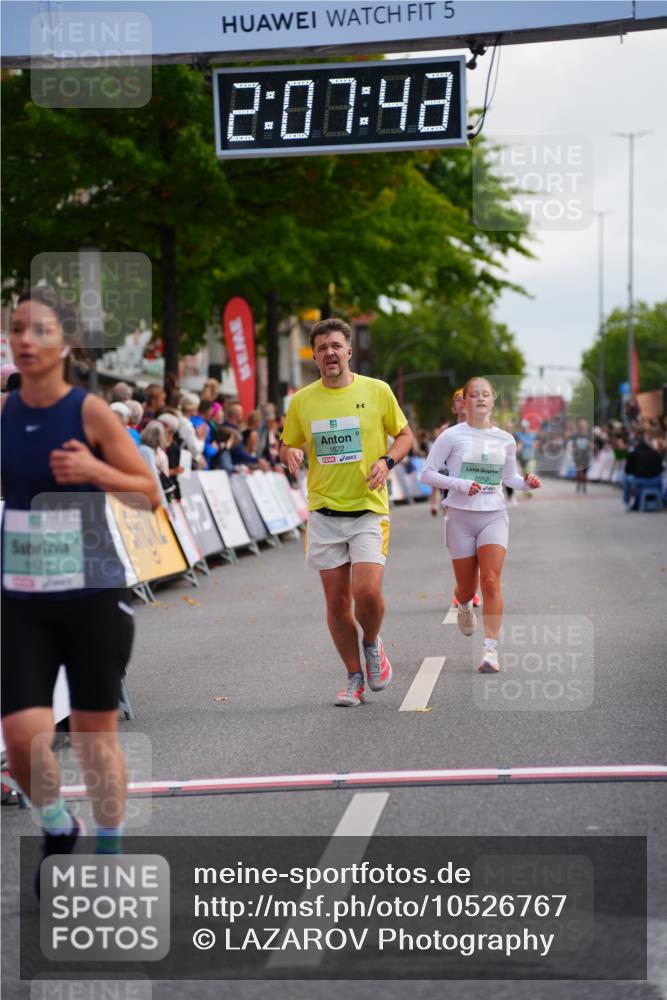 20.09.2026 - PSD Bank Halbmarathon LAZAROV Photography http://msf.ph/oto/10526767 20.09.2026 12:07:42 Ziel 1522, 1622, 1968, 2652, 2796, 4424 meine-sportfotos.de