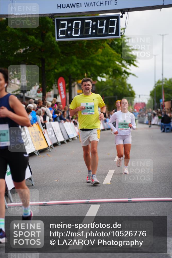 20.09.2026 - PSD Bank Halbmarathon LAZAROV Photography http://msf.ph/oto/10526776 20.09.2026 12:07:42 Ziel 1522, 1622, 1968, 2652, 2796, 4424 meine-sportfotos.de