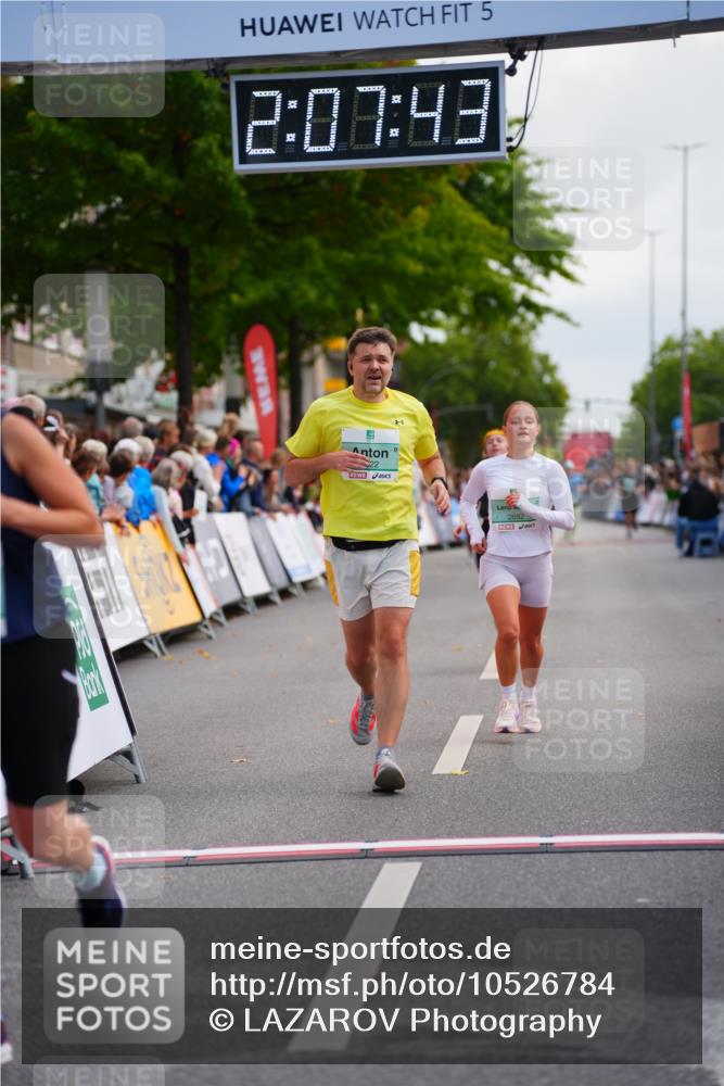 20.09.2026 - PSD Bank Halbmarathon LAZAROV Photography http://msf.ph/oto/10526784 20.09.2026 12:07:42 Ziel 1522, 1622, 1968, 2652, 2796, 4424 meine-sportfotos.de