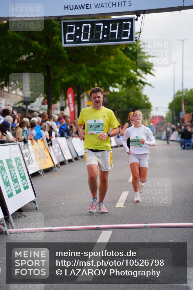 20.09.2026 - PSD Bank Halbmarathon LAZAROV Photography http://msf.ph/oto/10526798 20.09.2026 12:07:42 Ziel 1522, 1622, 1968, 2652, 2796, 4424 meine-sportfotos.de