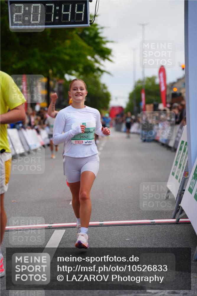 20.09.2026 - PSD Bank Halbmarathon LAZAROV Photography http://msf.ph/oto/10526833 20.09.2026 12:07:44 Ziel 1522, 1622, 1968, 2652, 4424 meine-sportfotos.de
