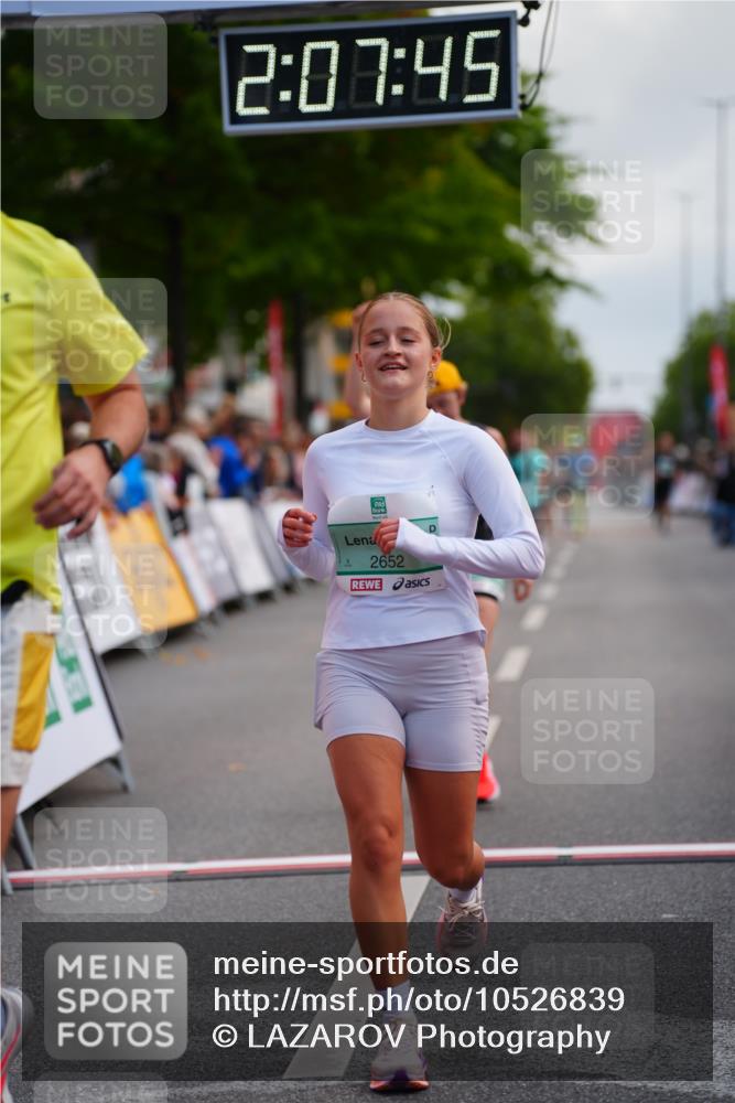 20.09.2026 - PSD Bank Halbmarathon LAZAROV Photography http://msf.ph/oto/10526839 20.09.2026 12:07:44 Ziel 1522, 1622, 1968, 2652, 4424 meine-sportfotos.de