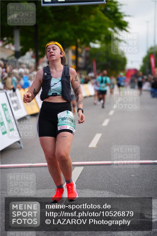 20.09.2026 - PSD Bank Halbmarathon LAZAROV Photography http://msf.ph/oto/10526879 20.09.2026 12:07:46 Ziel 1522, 1622, 1968, 2652, 3378, 4424 meine-sportfotos.de