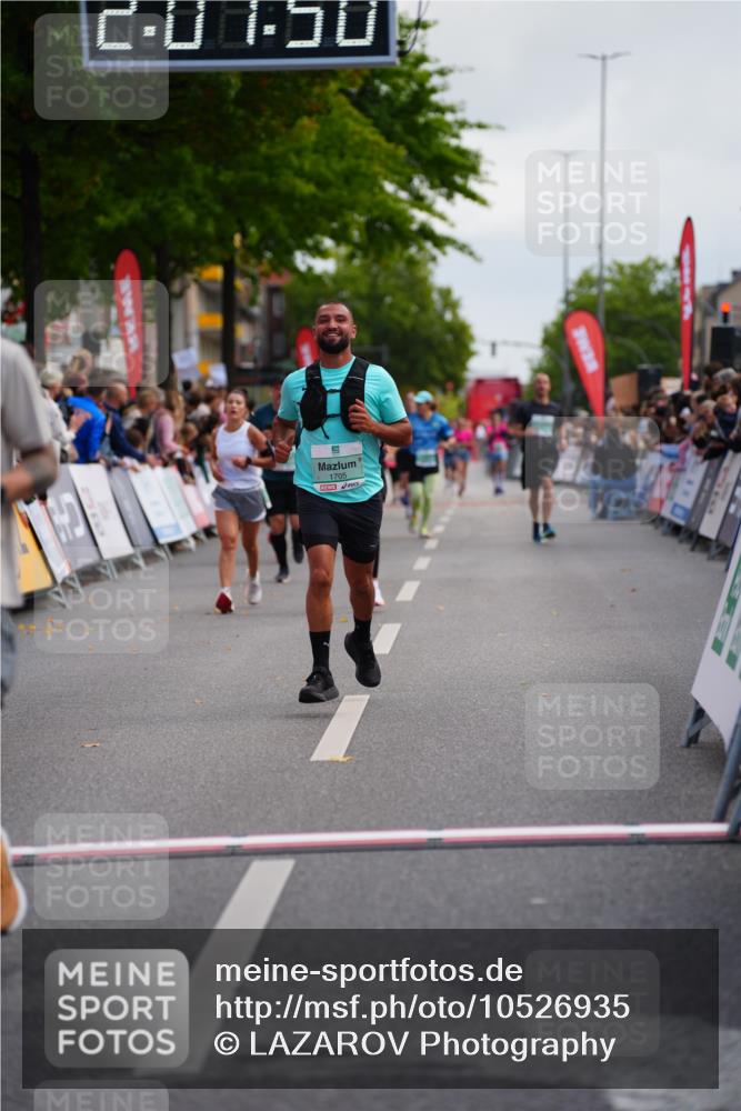 20.09.2026 - PSD Bank Halbmarathon LAZAROV Photography http://msf.ph/oto/10526935 20.09.2026 12:07:50 Ziel 1600, 1622, 1705, 1968, 2652, 3378 meine-sportfotos.de