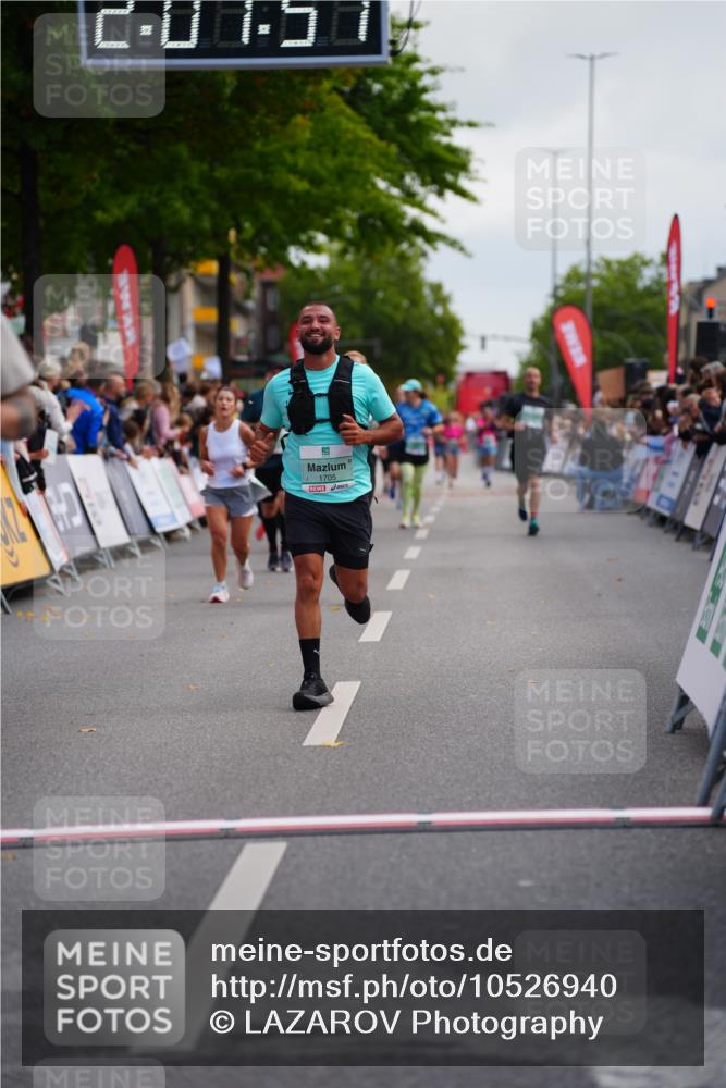 20.09.2026 - PSD Bank Halbmarathon LAZAROV Photography http://msf.ph/oto/10526940 20.09.2026 12:07:50 Ziel 1600, 1622, 1705, 1968, 2652, 3378 meine-sportfotos.de
