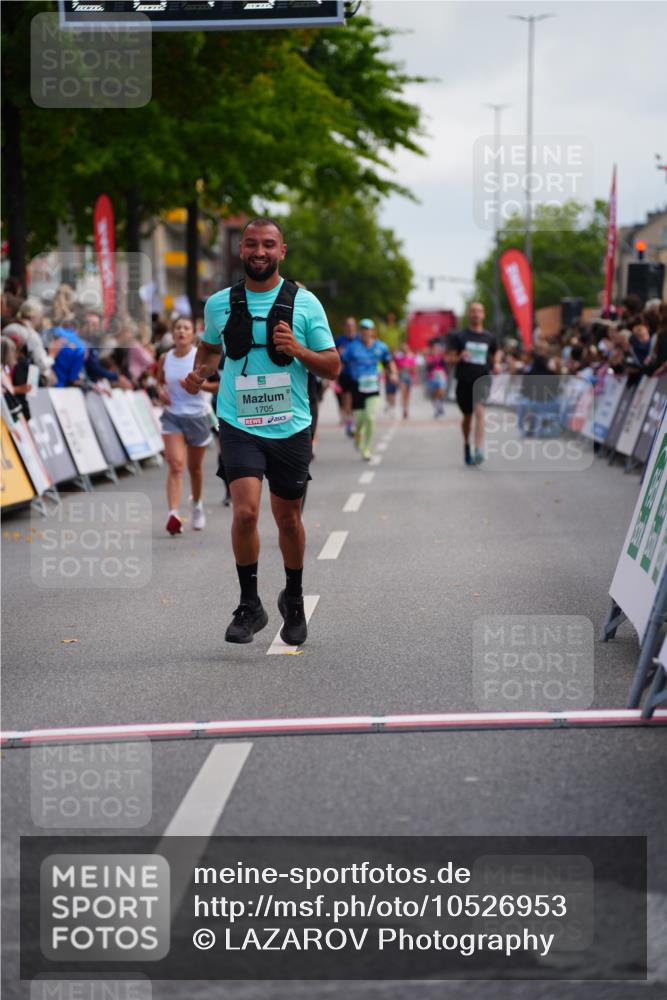 20.09.2026 - PSD Bank Halbmarathon LAZAROV Photography http://msf.ph/oto/10526953 20.09.2026 12:07:51 Ziel 1600, 1622, 1705, 1968, 2652, 3219, 3378 meine-sportfotos.de