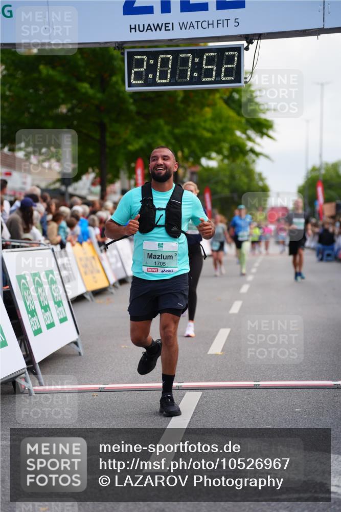 20.09.2026 - PSD Bank Halbmarathon LAZAROV Photography http://msf.ph/oto/10526967 20.09.2026 12:07:52 Ziel 1600, 1705, 1968, 3219, 3378, 4776 meine-sportfotos.de