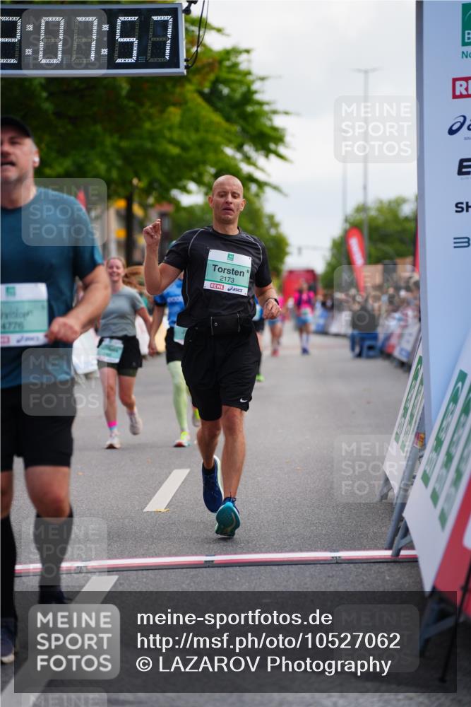 20.09.2026 - PSD Bank Halbmarathon LAZAROV Photography http://msf.ph/oto/10527062 20.09.2026 12:07:57 Ziel 1238, 1600, 1705, 2173, 3219, 3378, 3486, 3487, 4776 meine-sportfotos.de