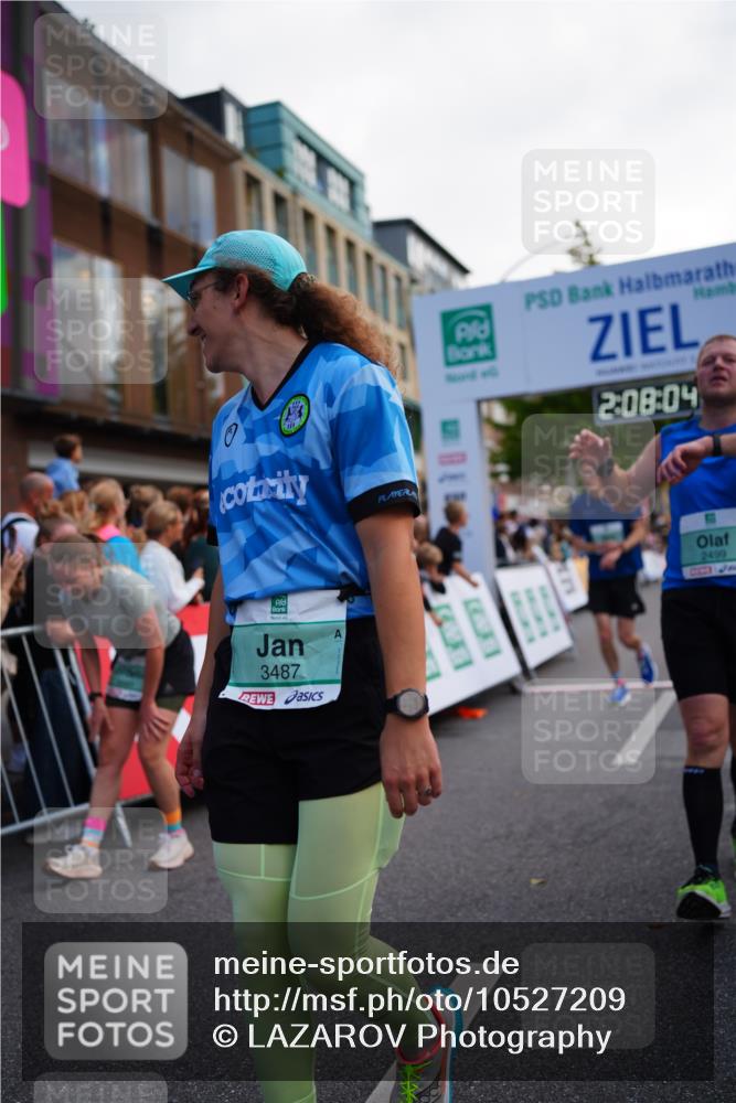 20.09.2026 - PSD Bank Halbmarathon LAZAROV Photography http://msf.ph/oto/10527209 20.09.2026 12:08:03 Ziel 1238, 2173, 2499, 3219, 3486, 3487, 4502, 4776 meine-sportfotos.de