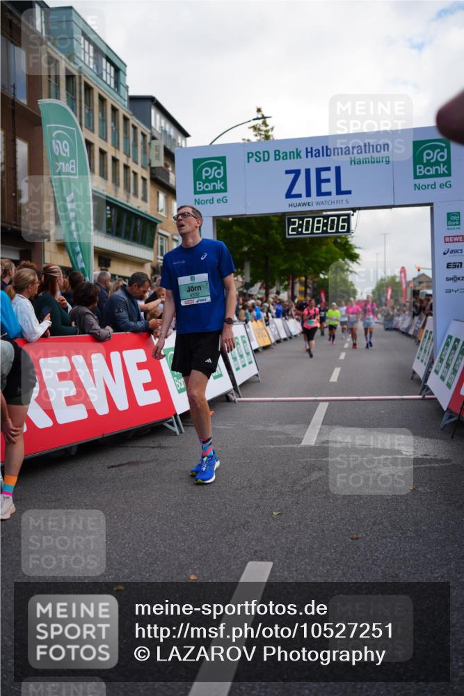 20.09.2026 - PSD Bank Halbmarathon LAZAROV Photography http://msf.ph/oto/10527251 20.09.2026 12:08:05 Ziel 1228, 1238, 2173, 2499, 3486, 3487, 4502 meine-sportfotos.de