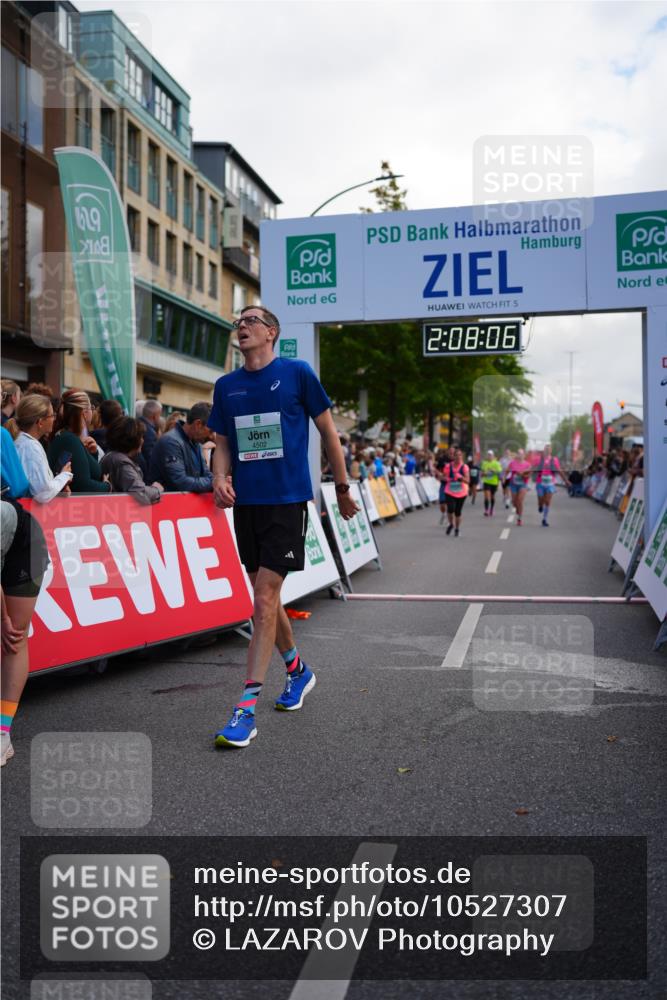 20.09.2026 - PSD Bank Halbmarathon LAZAROV Photography http://msf.ph/oto/10527307 20.09.2026 12:08:05 Ziel 1228, 1238, 2173, 2499, 3486, 3487, 4502 meine-sportfotos.de