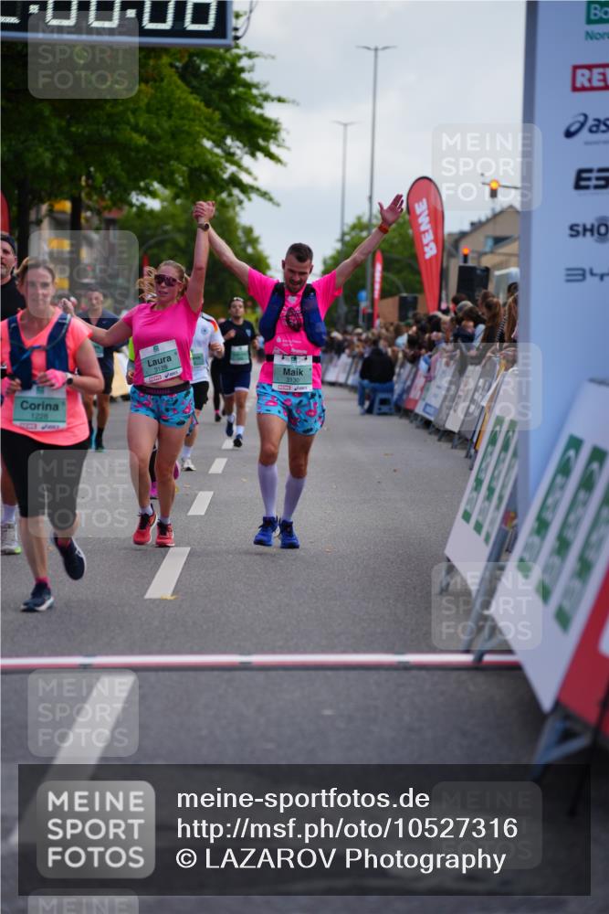 20.09.2026 - PSD Bank Halbmarathon LAZAROV Photography http://msf.ph/oto/10527316 20.09.2026 12:08:08 Ziel 1228, 2499, 2875, 3128, 3130, 3466, 4502 meine-sportfotos.de
