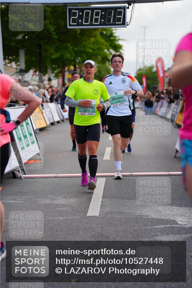 20.09.2026 - PSD Bank Halbmarathon LAZAROV Photography http://msf.ph/oto/10527448 20.09.2026 12:08:13 Ziel 1228, 1886, 2340, 2875, 2905, 2970, 3128, 3130, 3466, 3753 meine-sportfotos.de