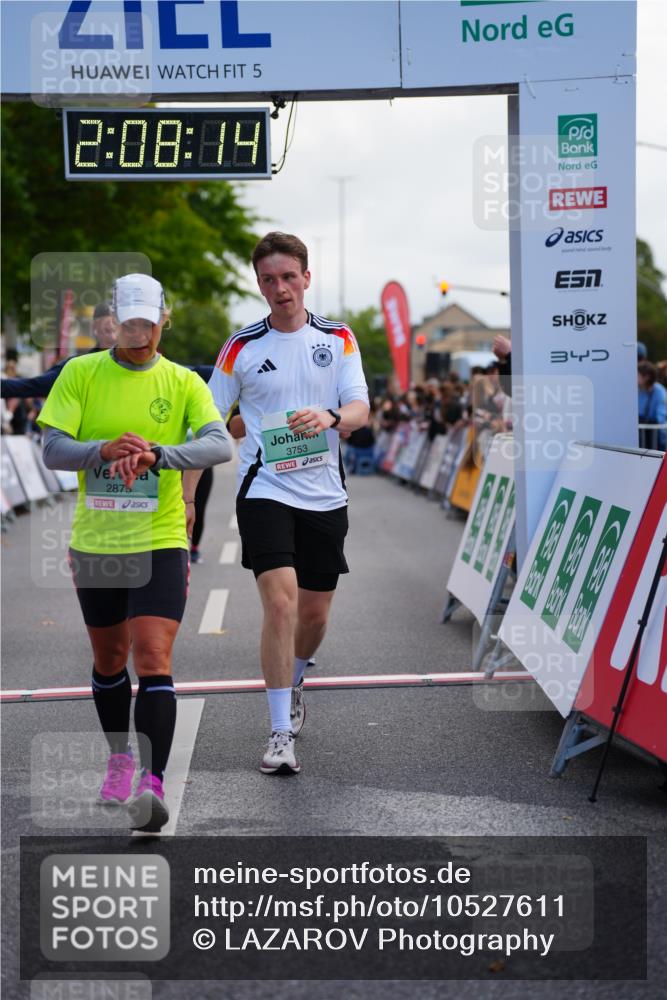 20.09.2026 - PSD Bank Halbmarathon LAZAROV Photography http://msf.ph/oto/10527611 20.09.2026 12:08:14 Ziel 1228, 1886, 2340, 2875, 2905, 2970, 3128, 3130, 3466, 3753 meine-sportfotos.de