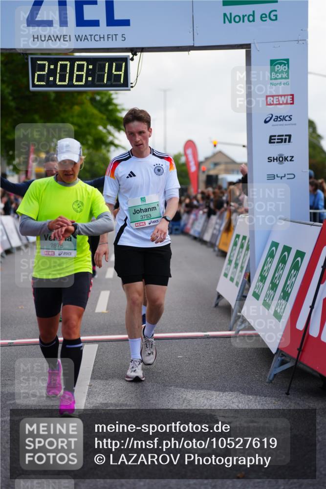20.09.2026 - PSD Bank Halbmarathon LAZAROV Photography http://msf.ph/oto/10527619 20.09.2026 12:08:14 Ziel 1228, 1886, 2340, 2875, 2905, 2970, 3128, 3130, 3466, 3753 meine-sportfotos.de