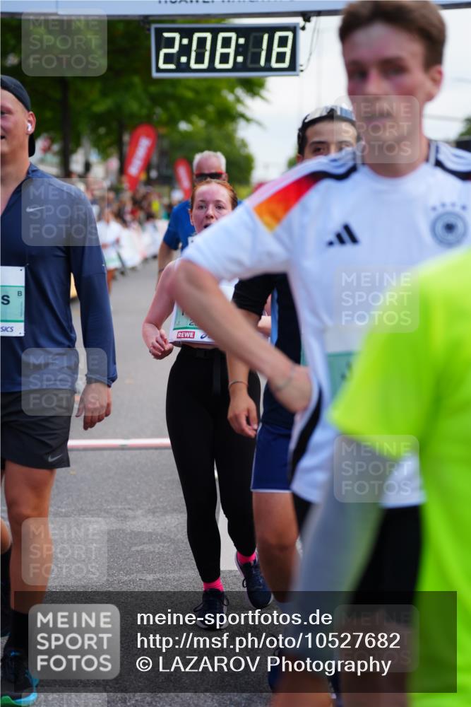 20.09.2026 - PSD Bank Halbmarathon LAZAROV Photography http://msf.ph/oto/10527682 20.09.2026 12:08:17 Ziel 1228, 1886, 2298, 2340, 2875, 2905, 2970, 3128, 3130, 3466, 3753 meine-sportfotos.de