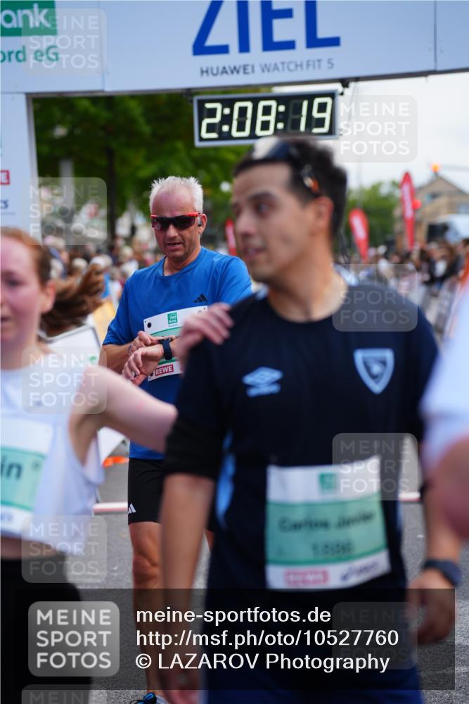 20.09.2026 - PSD Bank Halbmarathon LAZAROV Photography http://msf.ph/oto/10527760 20.09.2026 12:08:19 Ziel 1886, 2298, 2340, 2875, 2905, 2970, 3753 meine-sportfotos.de