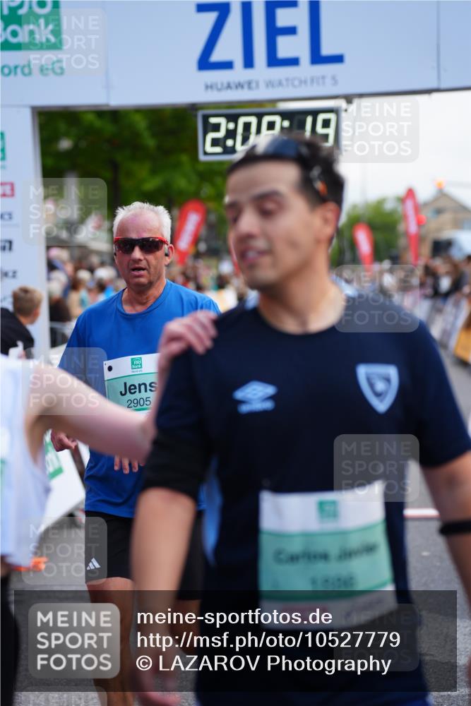 20.09.2026 - PSD Bank Halbmarathon LAZAROV Photography http://msf.ph/oto/10527779 20.09.2026 12:08:19 Ziel 1886, 2298, 2340, 2875, 2905, 2970, 3753 meine-sportfotos.de