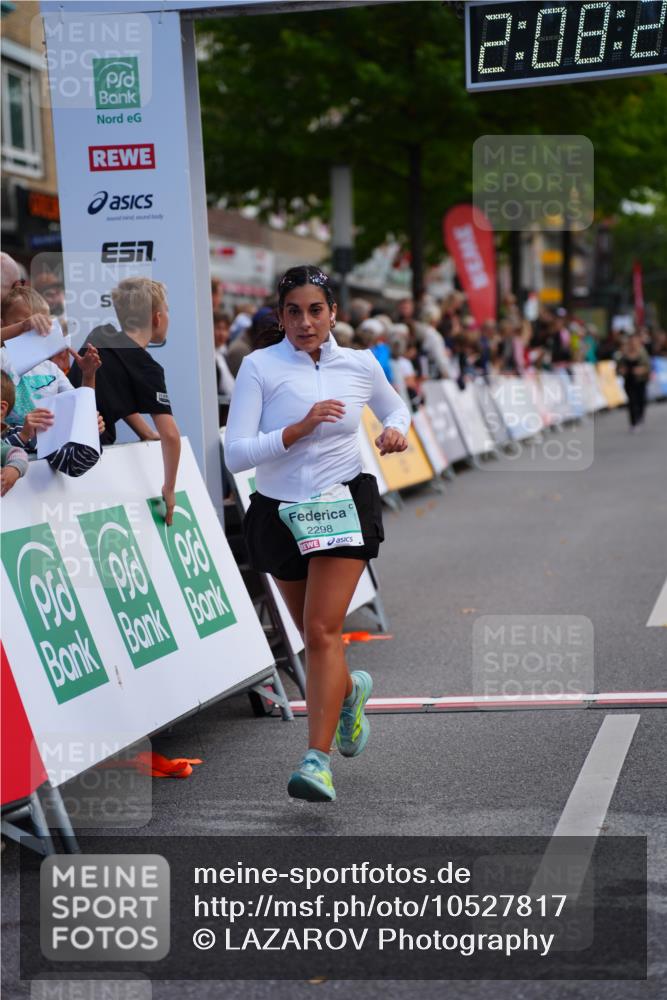 20.09.2026 - PSD Bank Halbmarathon LAZAROV Photography http://msf.ph/oto/10527817 20.09.2026 12:08:22 Ziel 1886, 2298, 2340, 2905, 2970 meine-sportfotos.de