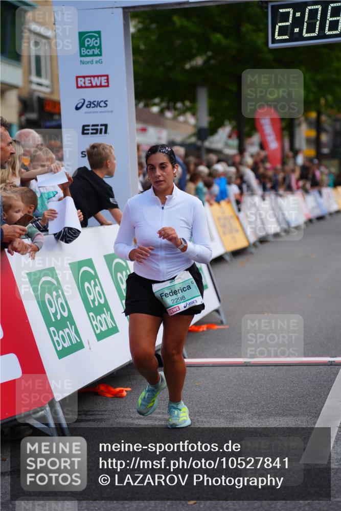 20.09.2026 - PSD Bank Halbmarathon LAZAROV Photography http://msf.ph/oto/10527841 20.09.2026 12:08:22 Ziel 1886, 2298, 2340, 2905, 2970 meine-sportfotos.de
